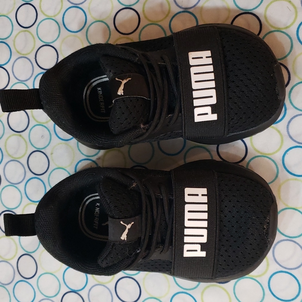 Toddlers sneaks